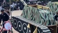 Virral di Medsos!! Hadirnya Tank Tempur Warnai Aksi Demonstrasi Siswa SMAN 1 Kampak