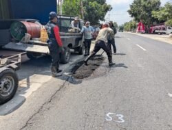 PUPR Tulungagung Lakukan Pemeliharaan Berkala Ruas Campurdarat–Sodo untuk Jaga Kualitas Jalan