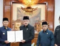 Plt Bupati Hadiri Sidang Paripurna DPRD Tulungagung, Sembilan Ranperda Resmi Disahkan Menjadi Perda